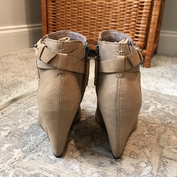 NWOT Dolce Vita Open Toe Booties - Picture 5 of 8